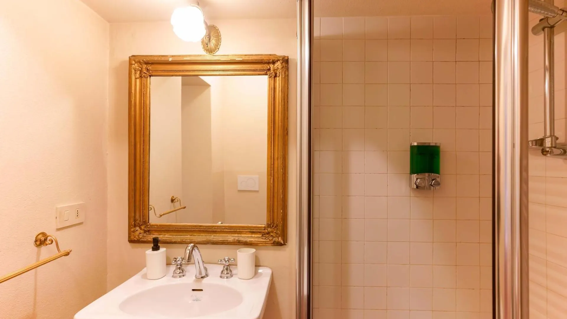 Apartment Borgo Cantarana Bologna Italy